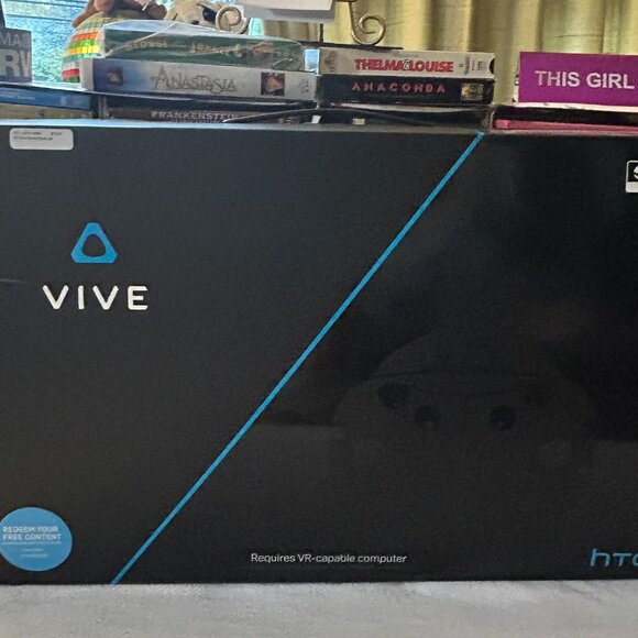 HTC Vive VR Headset Complete Set Full Kit System Virtual Reality for PC With Box - Picture 1 of 12